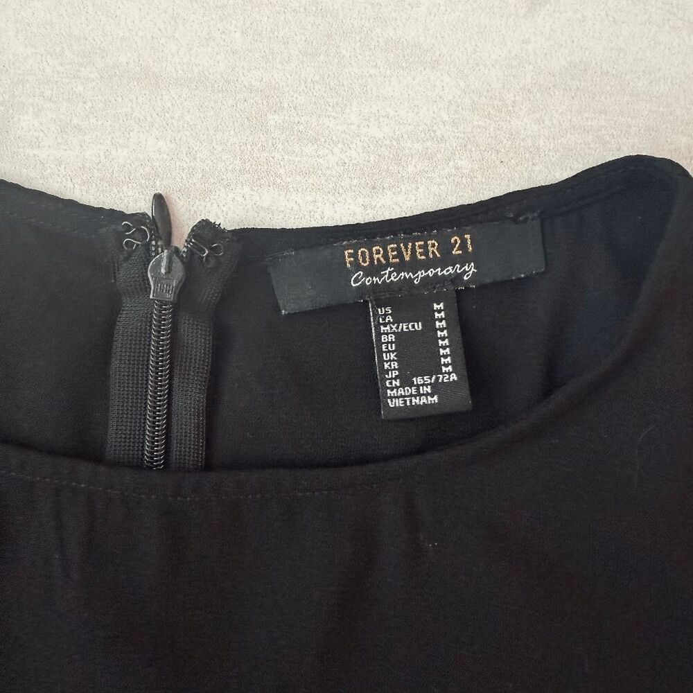 Forever 21 Romper Black with Contrast White Trim Chic Style Shorts Belt Zipper M - Picture 3 of 7
